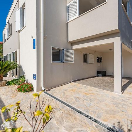 Hibiskus App1 Apartment Vir Exterior photo